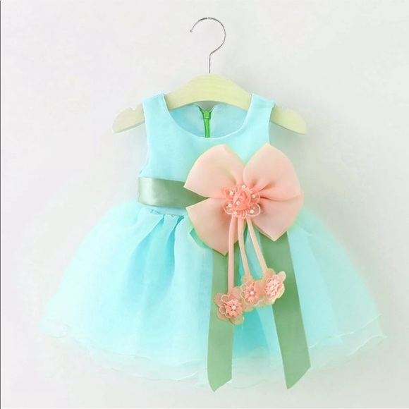 NWT Beautiful little girls dress 👗 - Picture 3 of 8